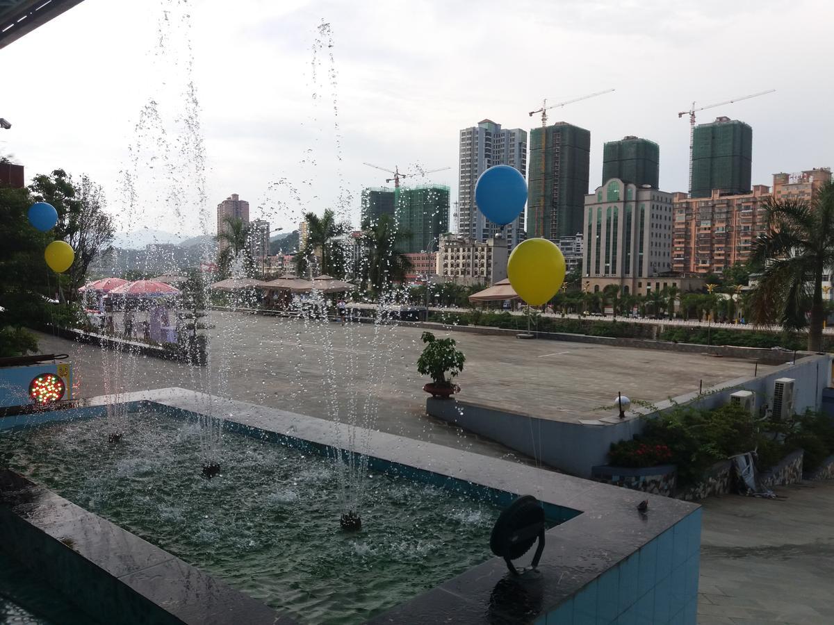 Lao Cai Royal Hotel Exterior photo